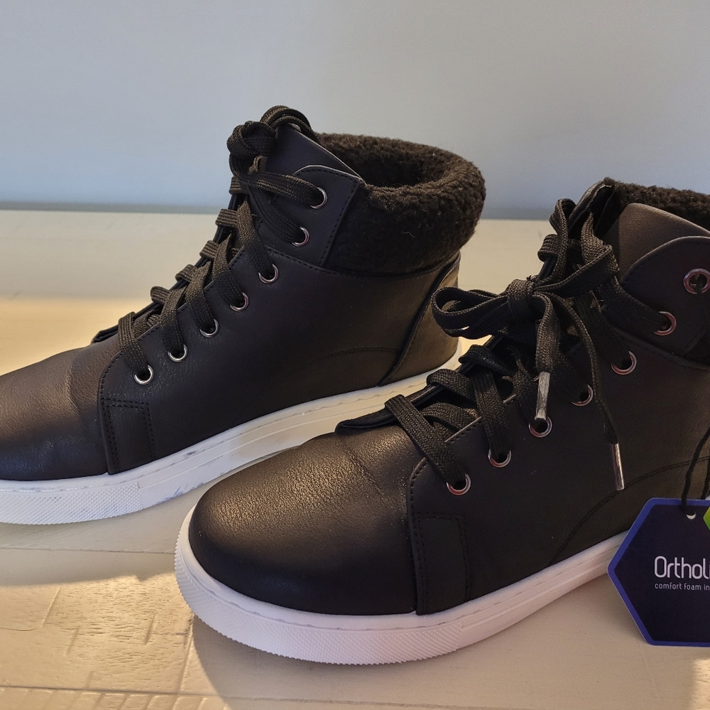 Sonoma Sherling Sherpa Fashion Sneakers  EXCLNT LIKE NEW!